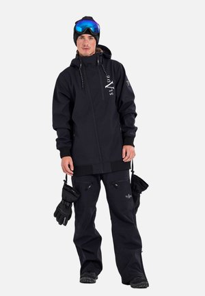 - Kurtka Outdoor