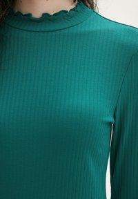 TOM TAILOR DENIM MIT STRUKTUR - Hosszú ujjú felső - jade green