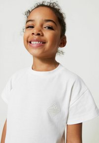 Clarks REGULAR FIT SET - Shorts - white