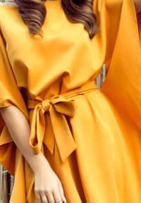 NUMOCO WITH SLEEVES - Kokteilikleit/peokleit - mustard