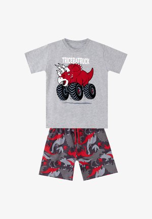 Børns grå T-shirt med rød triceratops monster truck grafik og matchende grå shorts med røde og grå dinosaurmønstre.
