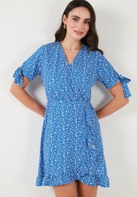 LELA FLORAL V NECK RUFFLE DETAIL MINI  - Dnevna haljina - baby blue