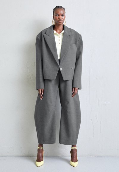 A.W.A.K.E. MODE OVERSIZED TOXEDO JACKET - Κοντό παλτό - grey