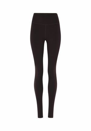 Crne helanke visokog struka pune dužine s vidljivim šavovima sprijeda i oko struka na bijeloj pozadini.