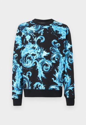 Svart genser med livlige blå virvlende vann- og bølgemønstre, lange ermer og ribbestrikkede mansjetter, krage og kant.