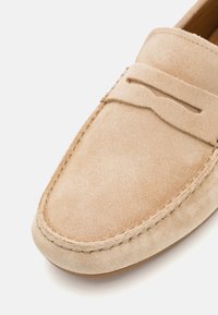 Tommy Hilfiger CASUAL DRIVER - Mokkasiner - beige