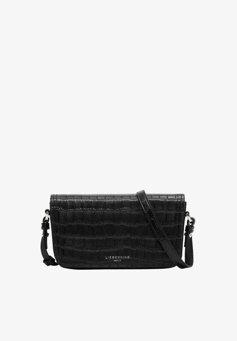 Sac bandoulière noir en simili cuir avec une texture crocodile, doté d'une bandoulière détachable et de subtils accents en métal argenté.
