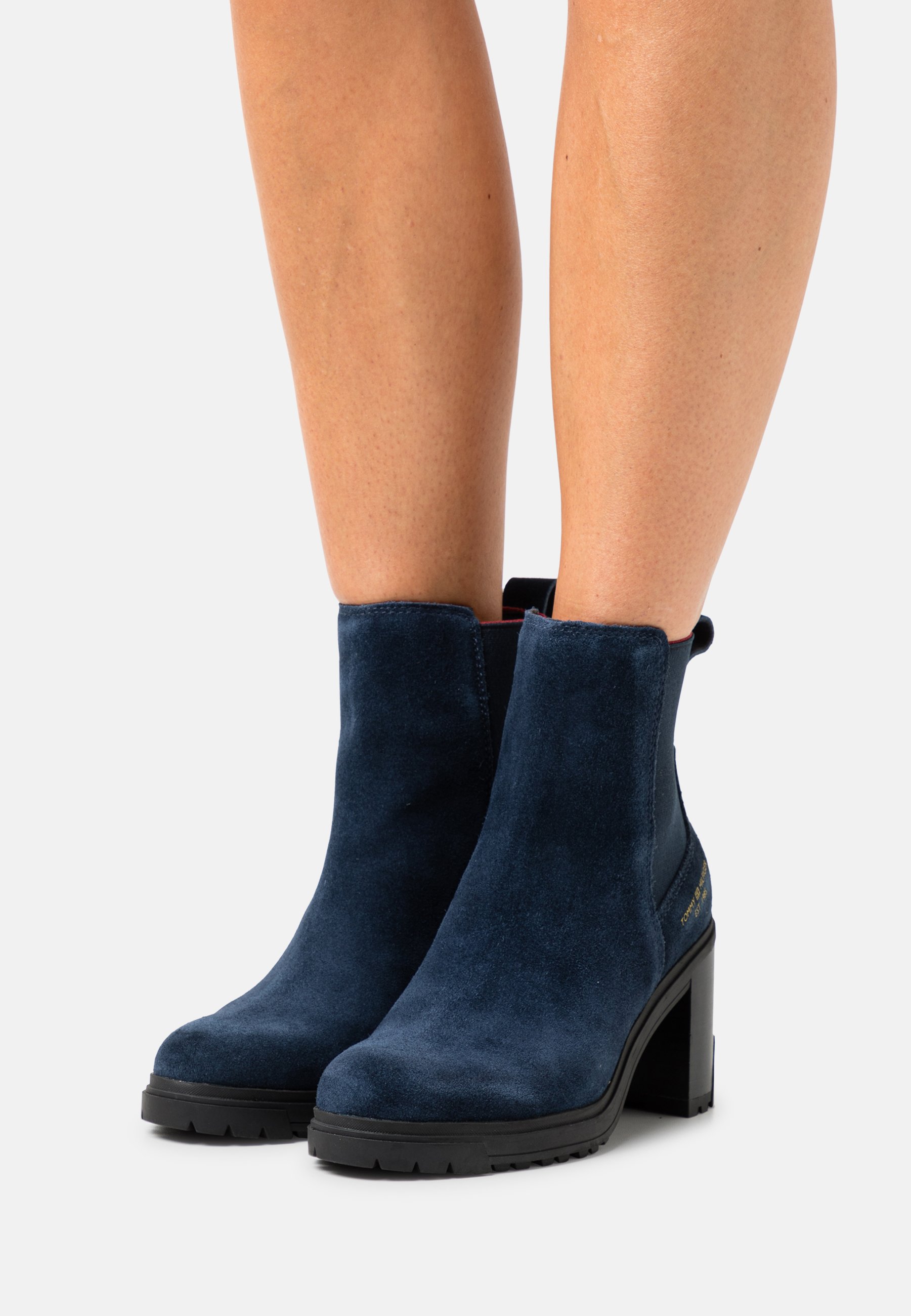 tommy hilfiger suede chelsea boots