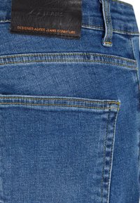 2Y Premium Džíny Slim Fit - blue