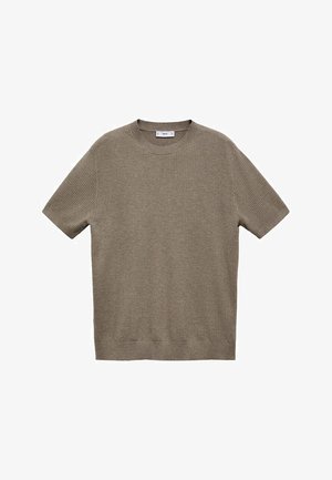 Korte mouw gebreide trui in olijfgroen. Heeft een ronde halslijn, geribbeld textuur en rechte onderkant. Gemaakt van zacht, ademend materiaal.