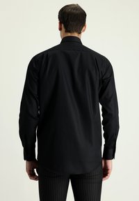 Kigili NON IRON - Overhemd - black