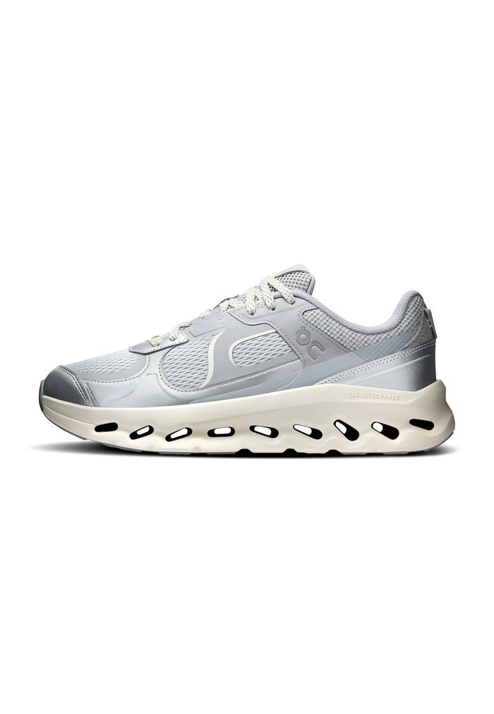 On CLOUDTILT ARC - Trainers - alloy ivory