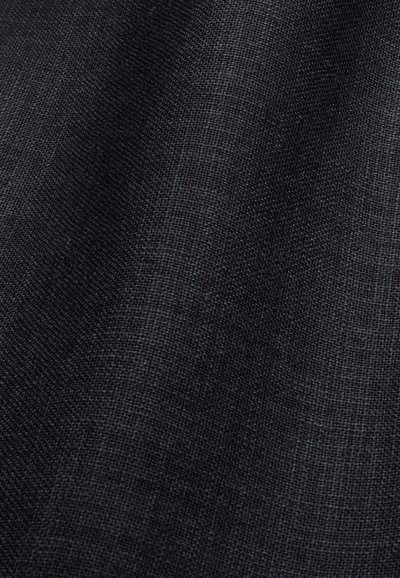 Textil in einheitlich schwarzer Farbe, mit einem feinen, strukturierten Gewebe und einer weichen Oberfläche, geeignet für verschiedene Anwendungen wie Bekleidung oder Polsterung.