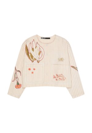 Beżowa krótka kurtka zapinana na guziki z cienkimi czerwonymi paskami, haftem kwiatowym i rybnym, dwoma przednimi kieszeniami oraz okrągłym dekoltem.