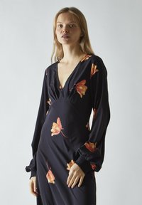 Glamorous V-NECK - Maksimekko - black orange flower