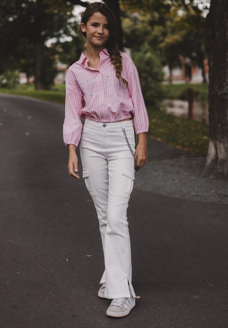 Looxs Revolution WIT CARGO STRETCH - Bootcut jeans - wit