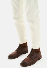 Kazar ALID - Botines con cordones - brown