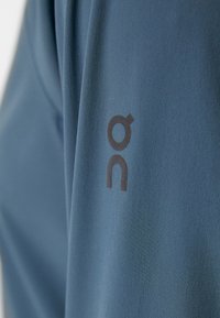 On BREAKER - Camiseta de manga larga - stone