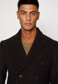 Isaac Dewhirst LONG PEA COAT - Casaco clássico - new army