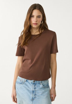 Stradivarius REGULAR FIT - Basic T-shirt - dark brown