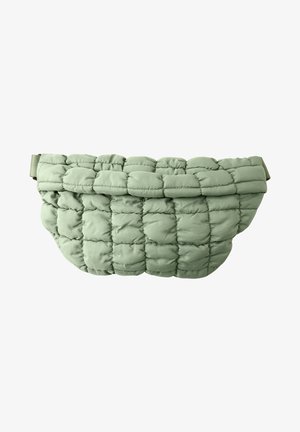 Sac banane matelassé vert clair avec sangle réglable et motif de couture en carrés gonflés.