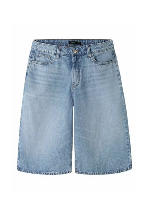 Hellblaue Denim-Knielange Shorts mit Fronttaschen, Gürtelschlaufen und Knopfverschluss.
