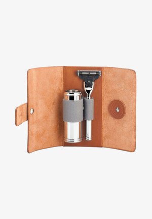 Mühle TRAVEL KULTURTASCHE AUS RINDSLEDER MIT GILLETTE® FUSION® RASIERE - Set de rasage - braun/silber