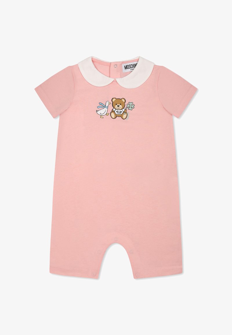 Różowy bawełniany kombinezon z krótkimi rękawami i białym kołnierzykiem w stylu Peter Pan. Na przodzie grafika przedstawiająca misia z zabawką i ptakiem. Zapięcie na zatrzaski na dole.