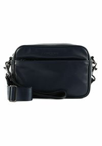 Sac en cuir marine à bandoulière avec une forme rectangulaire, poche zippée sur le devant, sangle réglable et détails de logo subtils sur le devant.