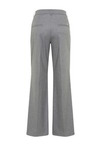 Pantalon de costume gris clair à jambes droites avec poches passepoilées à l'arrière et passants de ceinture, visible de dos sur un fond blanc.