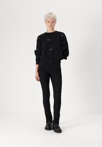 ONLY ONLBERIT L/S O-NECK - Mikina - black