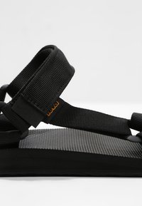 Thumbnail Image 6