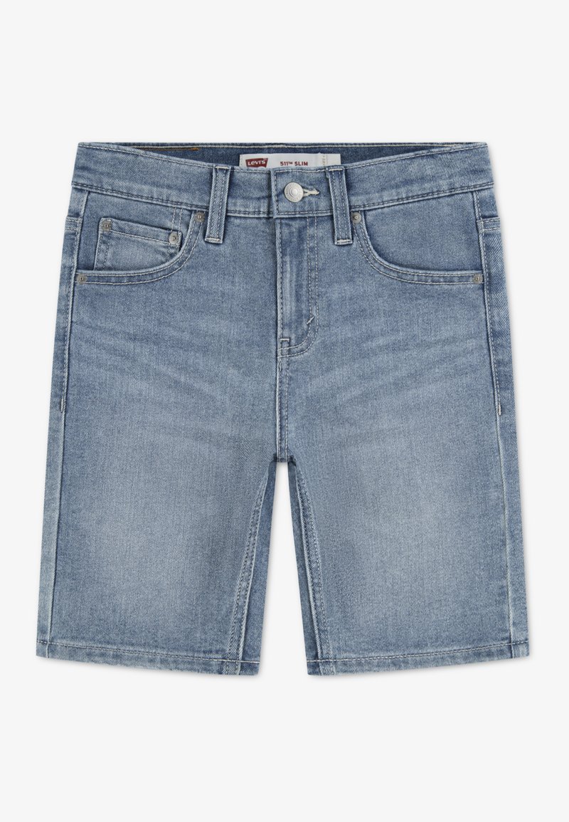 Ανοιχτό μπλε τζιν σορτς με ευθεία γραμμή, σχεδιασμό με πέντε τσέπες, κλείσιμο με μεταλλικό κουμπί και ορατές ραφές.