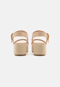 mtng AMAD - Sandalias con plataforma - rufy natural