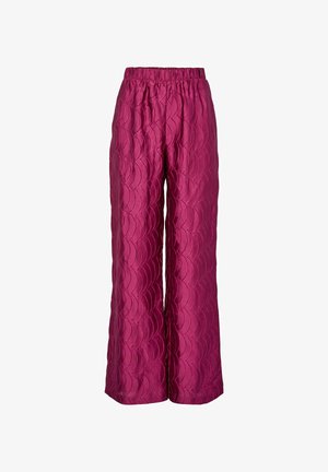 Pantalons en tissu bordeaux matelassé, dotés d'un motif ondulé, d'une coupe ample, et d'une taille élastique pour un ajustement confortable.