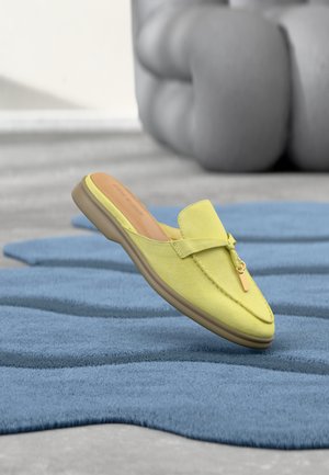 Steve Madden PATRIZIA - Mules - yellow