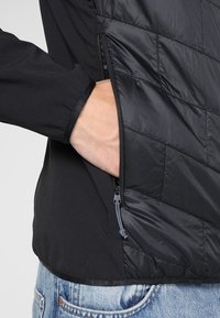 Salewa Běžecká bunda - black