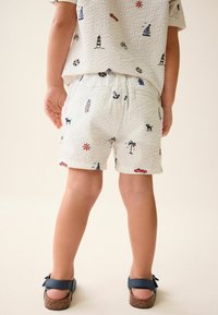 Next Shorts - white