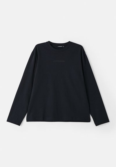 T-shirt noir à manches longues avec col rond, fabriqué en tissu doux. Présente un logo en relief subtil à l'avant et un design à coupe décontractée.