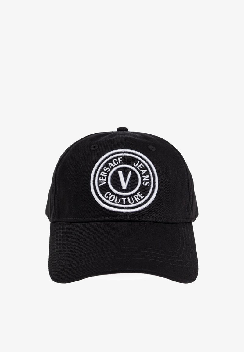 Casquette en coton noir avec un logo brodé rond portant le texte "VERSACE JEANS COUTURE" et un "V" central en blanc. Design de visière courbée.