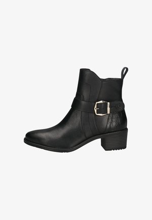 Schwarze Lederstiefelette mit leicht spitz zulaufender Zehenpartie, Blockabsatz und einem dekorativen Riemen mit einer silbernen Schnalle. Strukturiertes seitliches Detail.