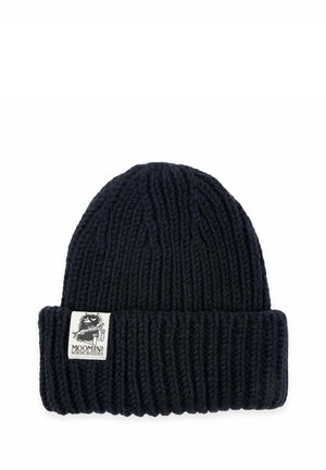 Laivastonsininen neulottu pipo, jossa on käännetty reuna. Pipo on kuvioitu teksturoidulla ribbineuloksella ja siinä on edessä kangasmerkki, jossa on hahmo.