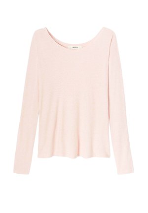 T-shirt à manches longues en tricot rose doux, dotée d'un large col rond et d'une coupe décontractée. Texture lisse sans motifs ni accessoires visibles.