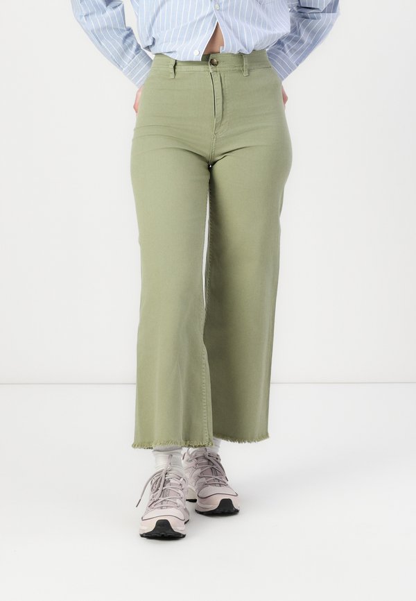 FREE FALL - Flared Jeans - army