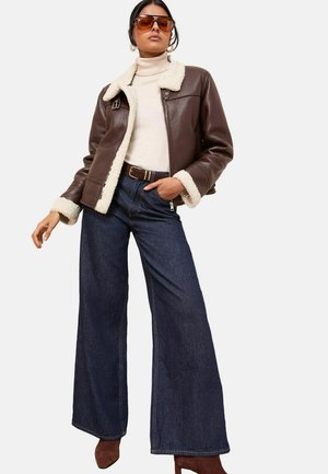 REGULAR FIT - AVIATOR  WITH BORG LINING  . - Bunda z nepravej kože - brown