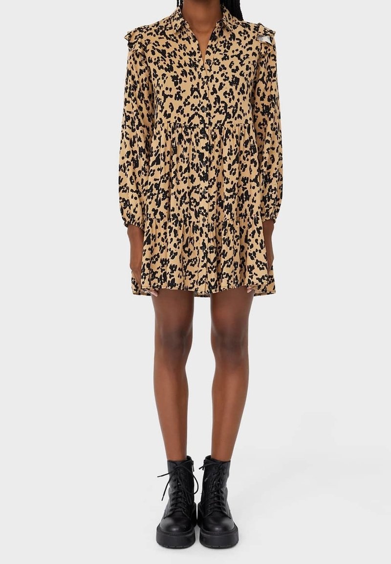 Stradivarius Robe de jour beige (Seconde main)