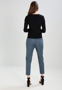 Zalando Essentials Kofta - black