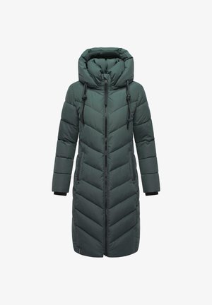 Grøn pufferjakke med langt design, chevron-syninger, snoretræk i hætten og lynlåslukning. Har sorte detaljer og sidelommer.