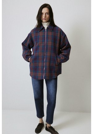 BOMBER JACKET WITH SHIRT COLLAR - Veste légère - plum