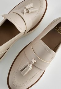 Next WIDE FIT FOREVER COMFORT CHUNKY LOAFERS - Loaferit/pistokkaat - bone